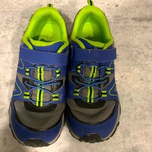Boys Merrell Shoes size 4W
